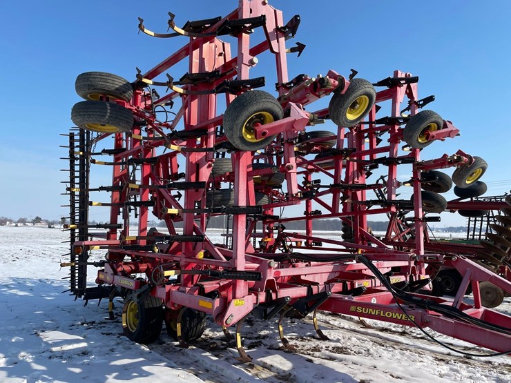 tag-#-,-52'-sunflower-5055-field-cultivator-image-12