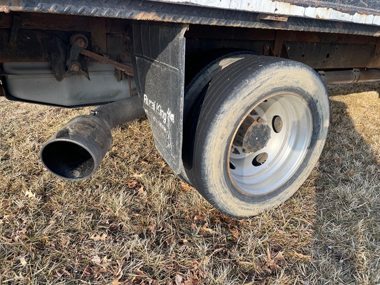 2013-ford-f550-image-14