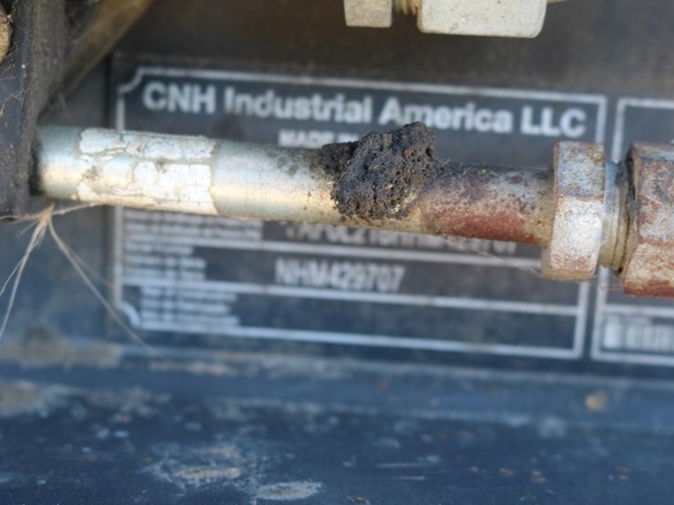 new-holland-l218-image-4