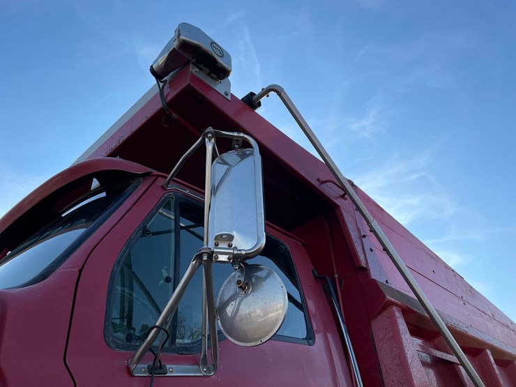 tag-#154,-2000-sterling-tri-axle-dump-truck-image-6