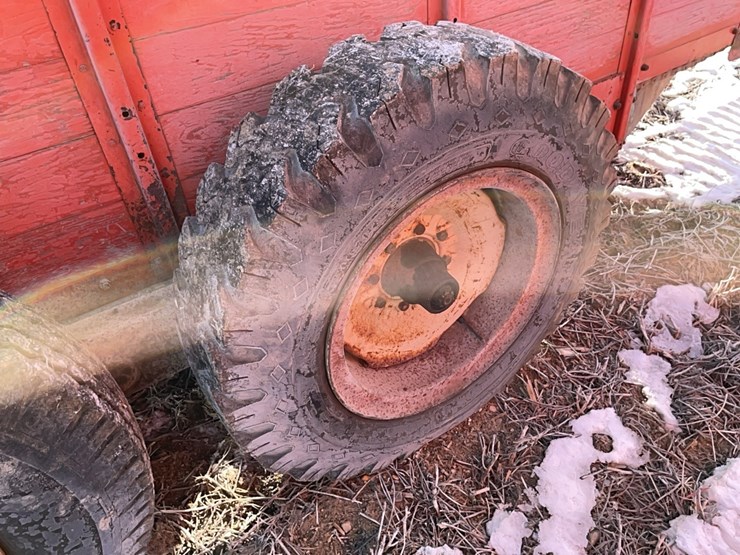 tag-#502,-ni-tandem-axle-manure-spreader-image-12