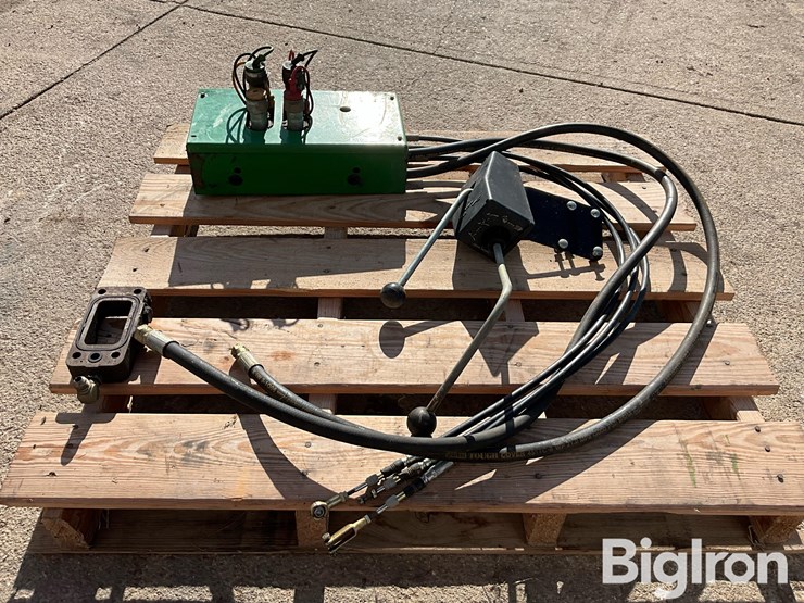 john-deere-hydraulic-loader-valve-&-joystick-control-w/-power-beyond-block-image-5