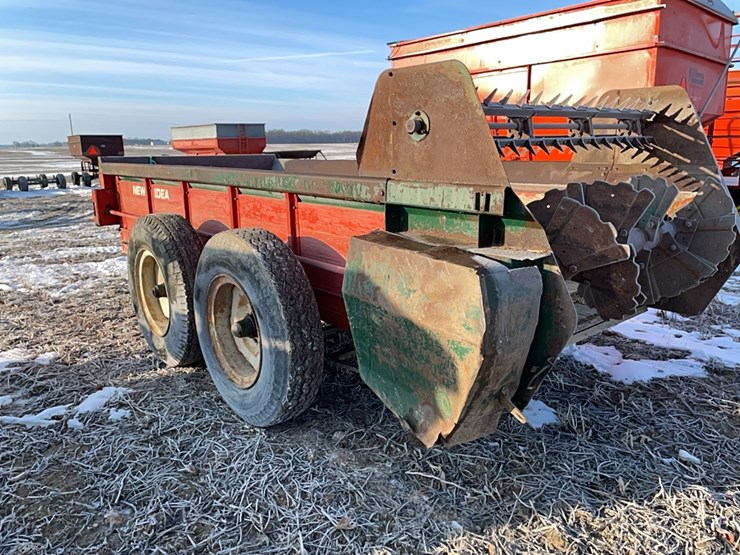 tag-#502,-ni-tandem-axle-manure-spreader-image-7