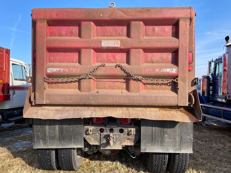 tag-#154,-2000-sterling-tri-axle-dump-truck-image-11