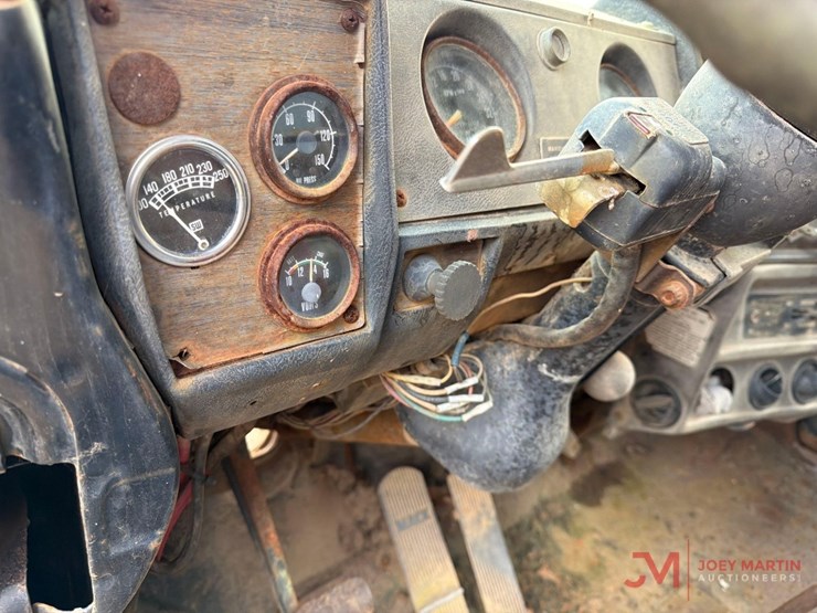 mack-rs686lst-image-25