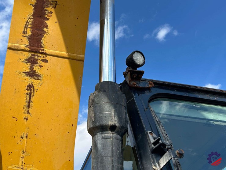 2017-caterpillar-318fl-image-49