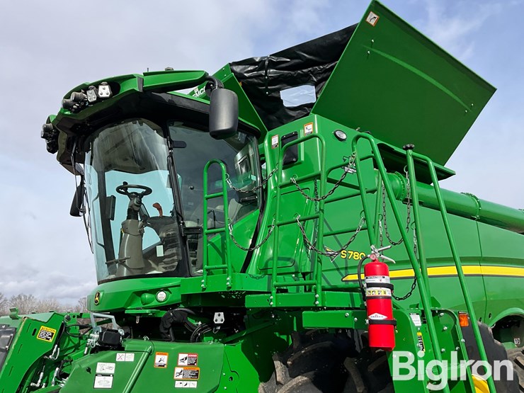 2022-john-deere-s780-image-11