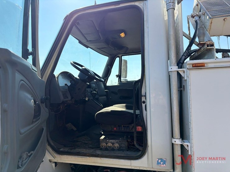 2003-international-durastar-4300-image-27