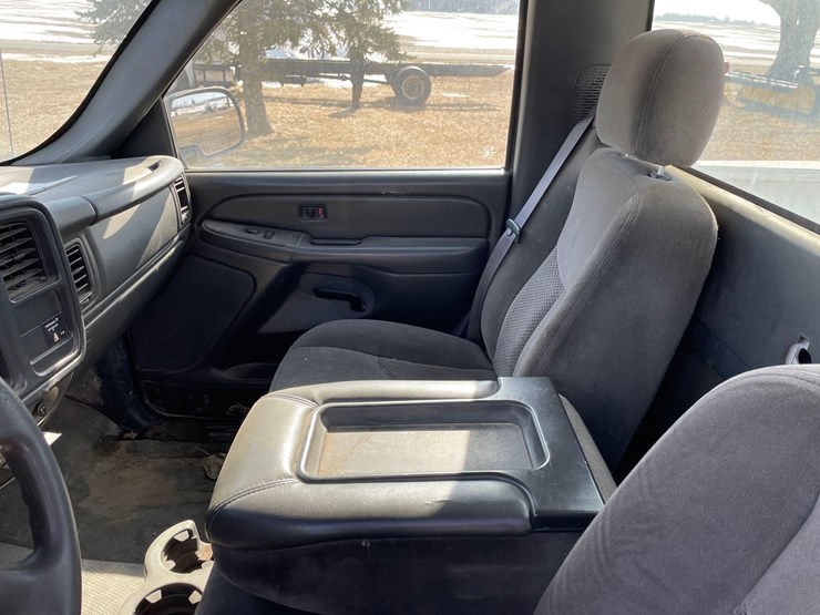 2007-chevrolet-3500-image-15