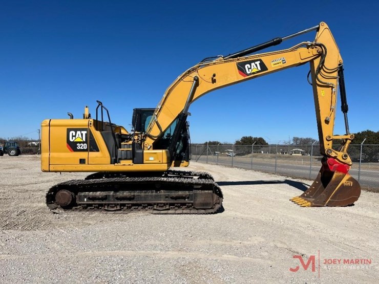 2019-caterpillar-320-image-9