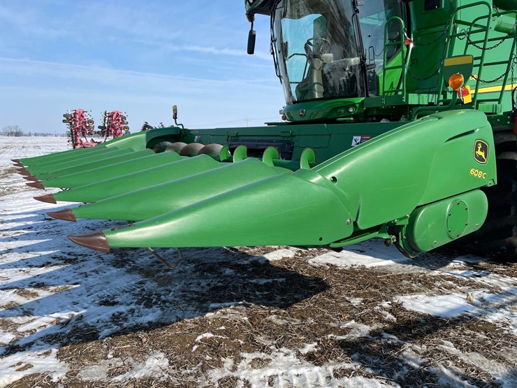 2012-john-deere-608c-image-1