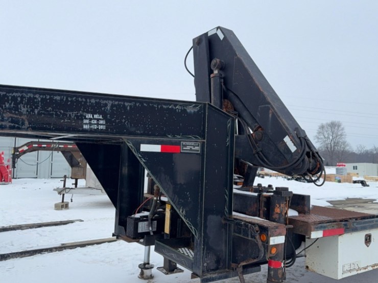 may-gooseneck-trailer,-14,000#-capacity,-no-ramps,-knuckle-boom-lift-on-front-vin#-4c8gs2629ya003492-image-18