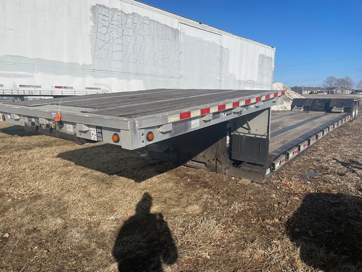 2016-muv-all-detach-image-1