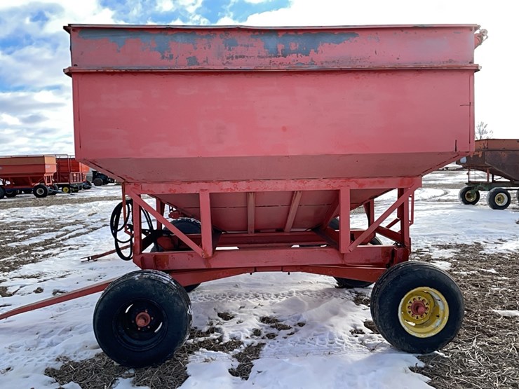 tag-#360,-gravity-wagon-w/gear-&-12'-seed-brush-auger-image-5