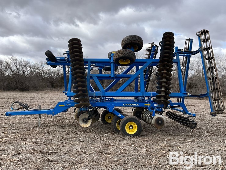 2016-landoll-7431-29-image-8