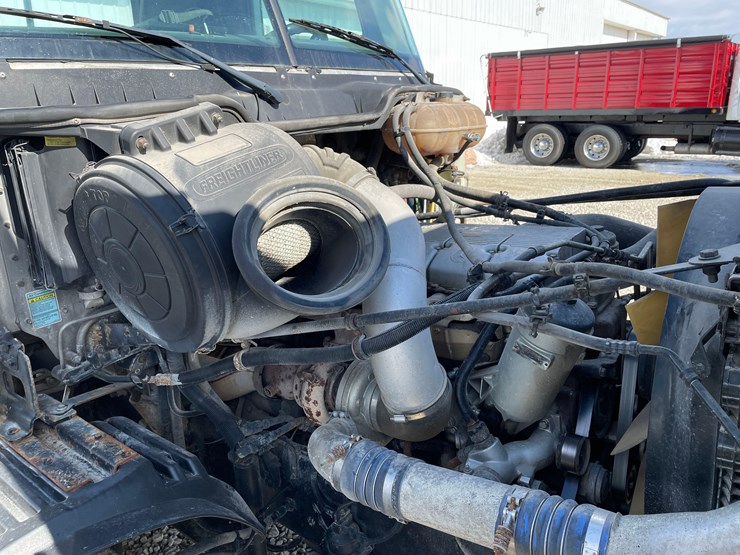 tag-#412,-2013-freightliner-semi-image-34