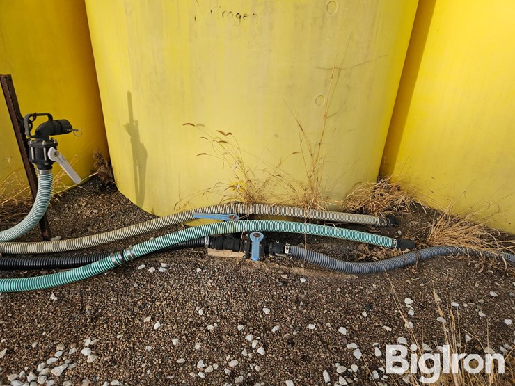 3000-gal-poly-liquid-holding-tanks-image-13