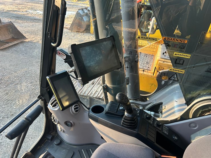 2019-volvo-ec250e-lr-image-7