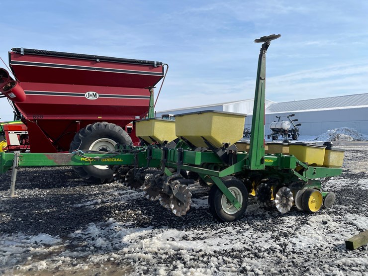 john-deere-7000-image-1