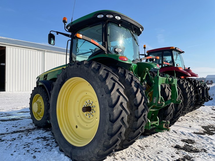 2012-john-deere-8235r-image-7