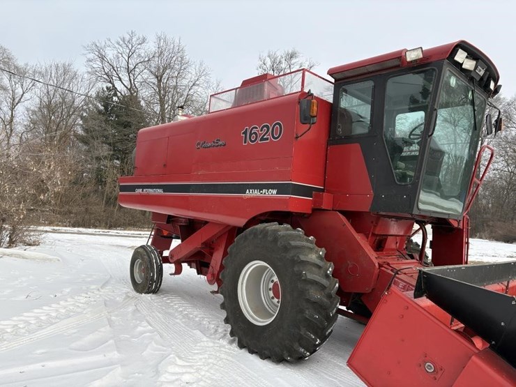 case-ih-1620-image-3