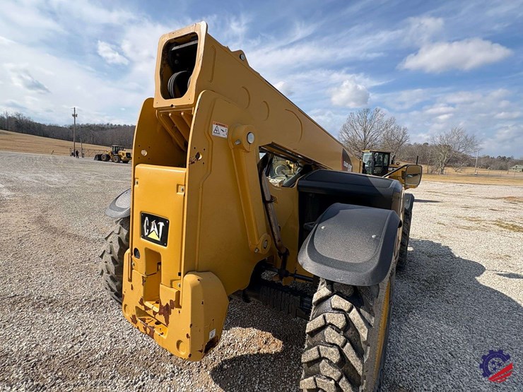 2019-caterpillar-tl642d-image-36