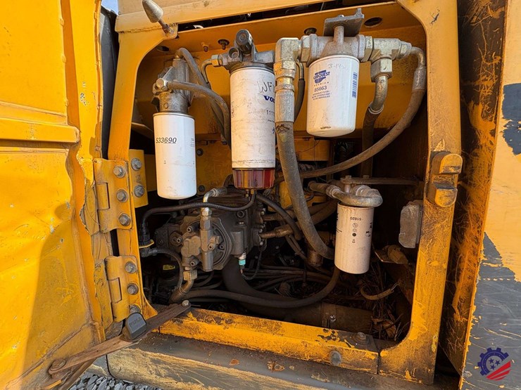 2012-volvo-ec140dl-image-42