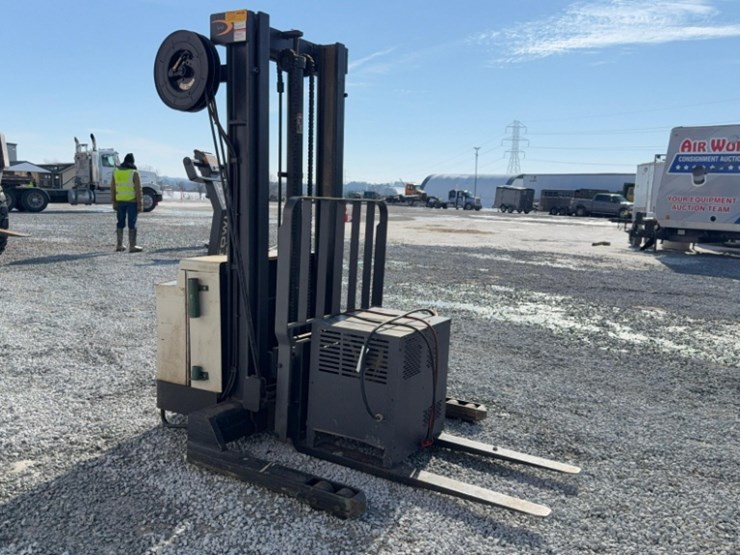 d-crown-e-walk-behind-fork-lift-model-e-sn#ga220787,-2-mast,-48"-forks,-incl.-work-hog-charger-image-9