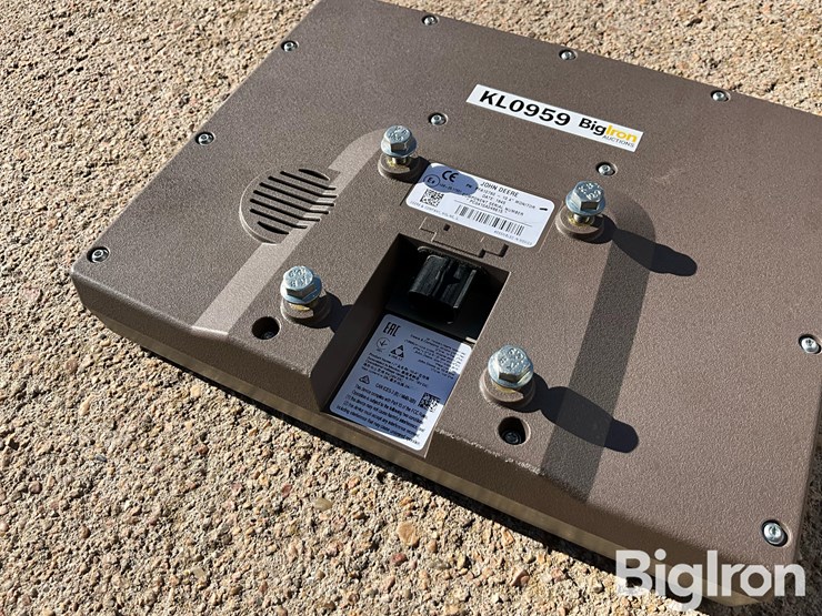 john-deere-autotrac-cab-monitor-extended-display-image-18