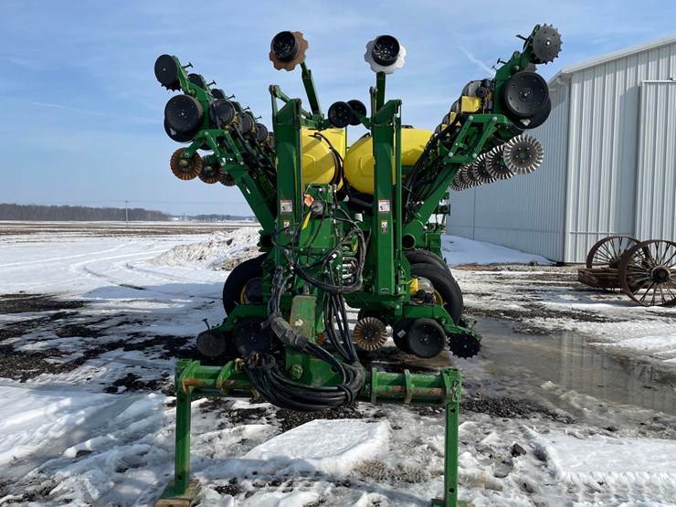 2013-john-deere-1790-ccs-image-15