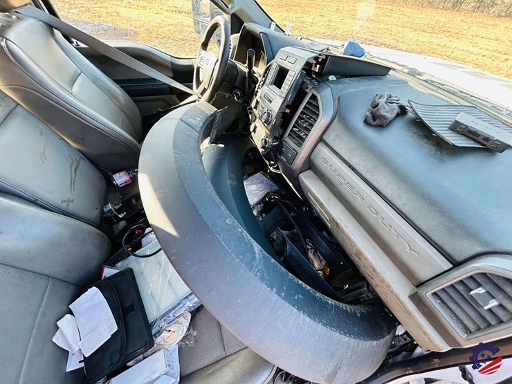 2018-ford-f550-image-39