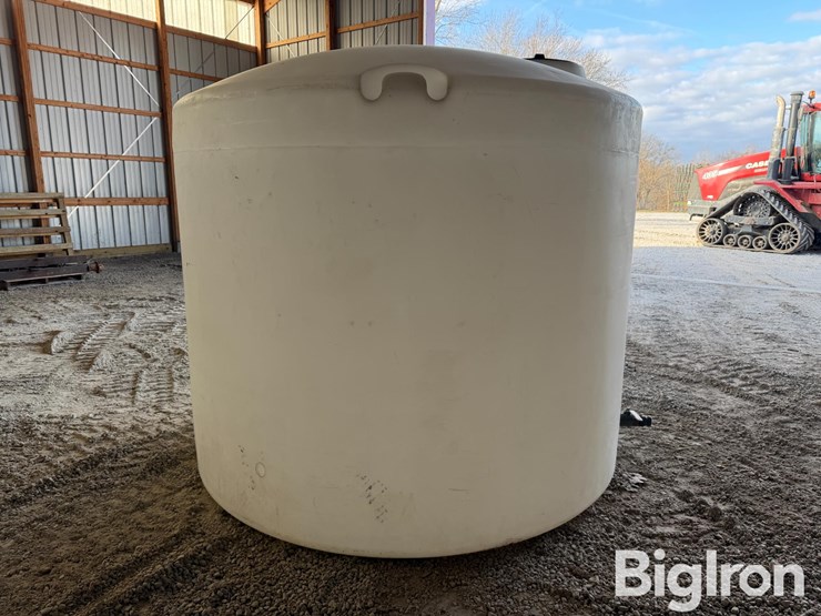 ace-roto-mold-2000-gallon-poly-vertical-tank-image-3