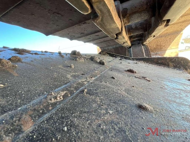 2019-caterpillar-320-image-10