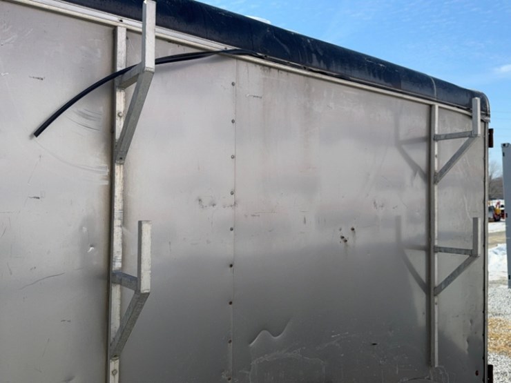 united-cargo-10'-trailer-sn#56jte1022ea134773,-tandem-axle,-ladder-hooks-on-side-image-9