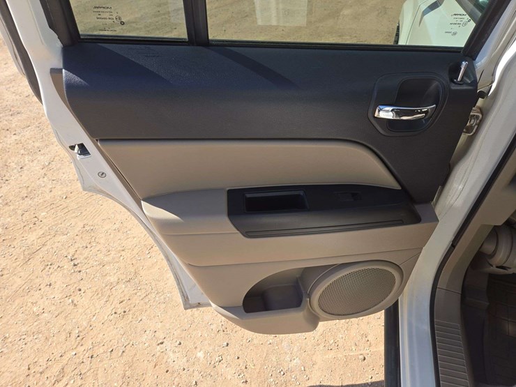 2010-jeep-patriot-sport-image-10