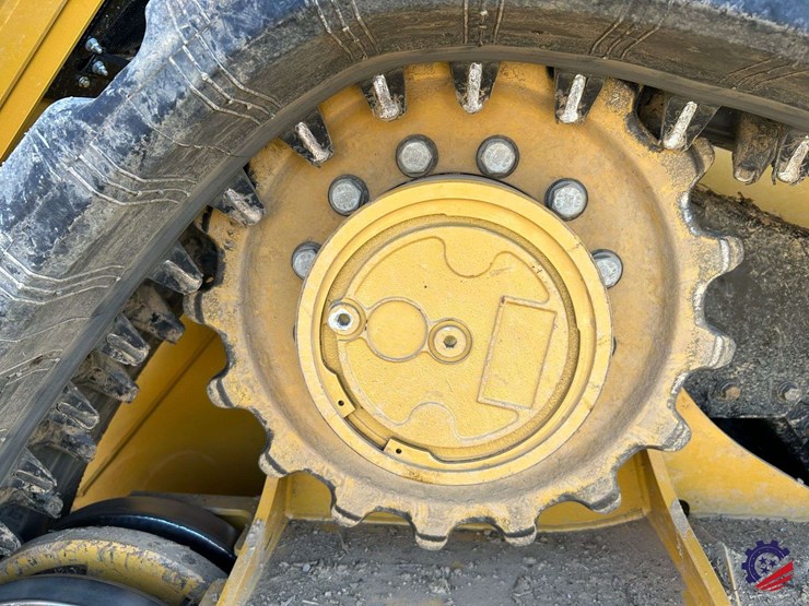 2023-caterpillar-299d3-xe-land-management-image-13