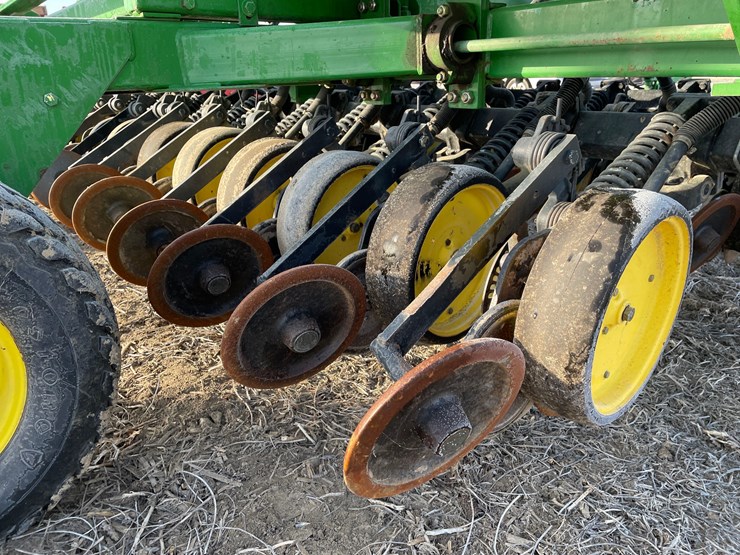 john-deere-750-image-16