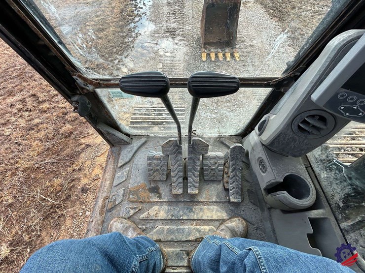 2017-caterpillar-318fl-image-112