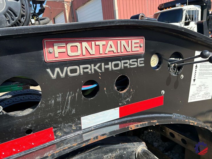 2023-fontaine-lowboy-image-8