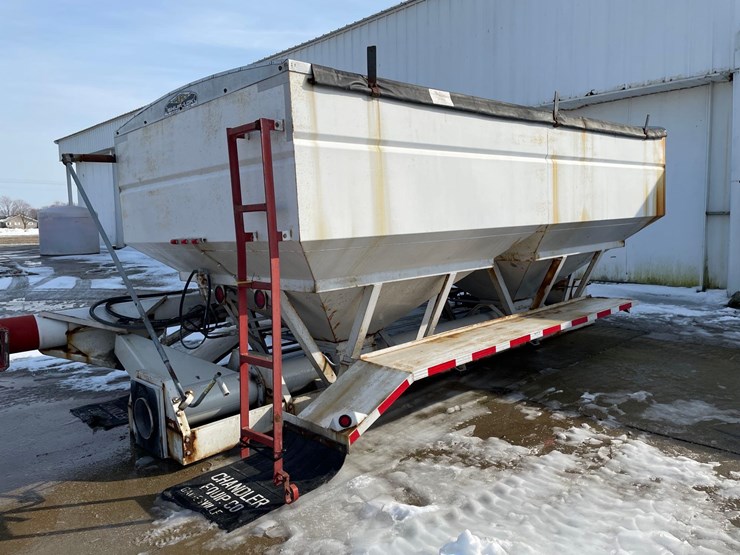 tag-#233,-chandler-16-ton-2-compartment-dry-fertilizer-tender-box-image-6
