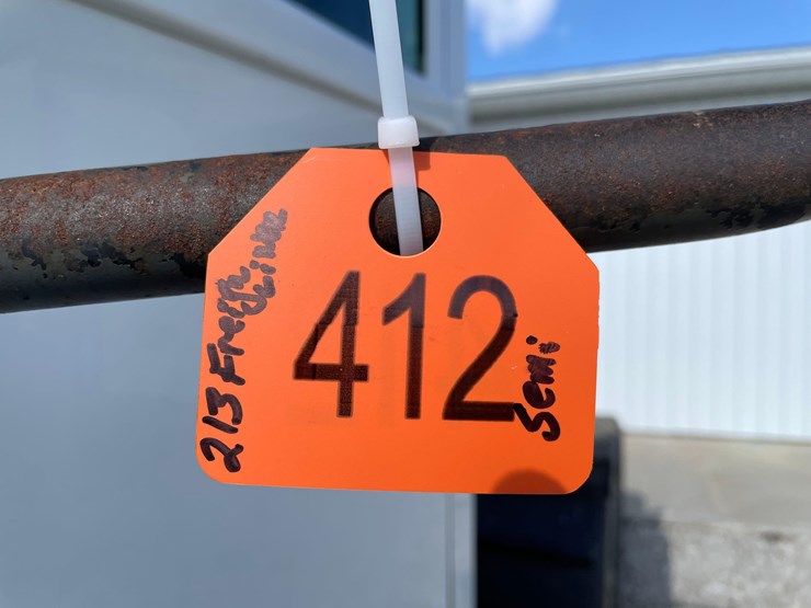 tag-#412,-2013-freightliner-semi-image-2