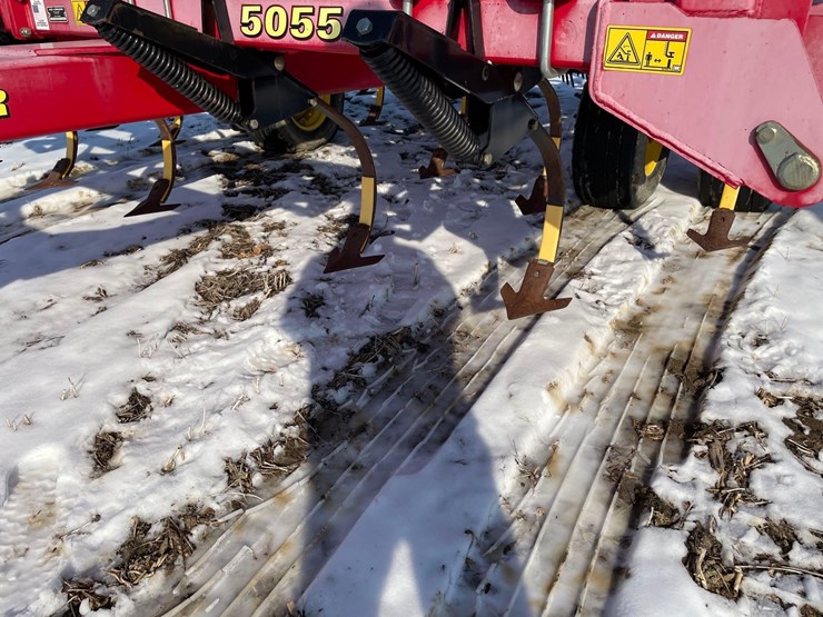 tag-#-,-52'-sunflower-5055-field-cultivator-image-3