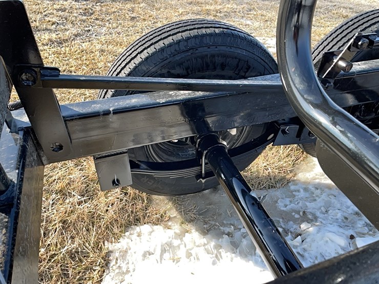 tag-#100,-new-36'-easy-haul-round-bale-trailer-image-17