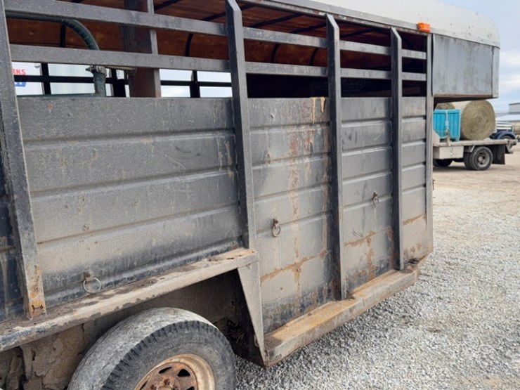 16'-gooseneck-livestock-trailer,-tandem-axle-image-21