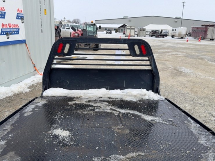 cm-model-1510338,-sn#-mb00175700-black-truck-bed-image-13