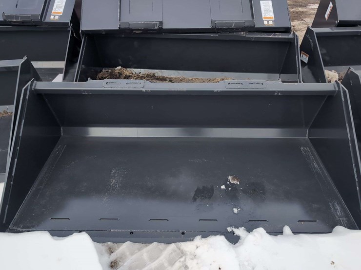 (1)-wolverine-72"-skid-steer-track-duty-bucket-tdb-11-72w-image-1