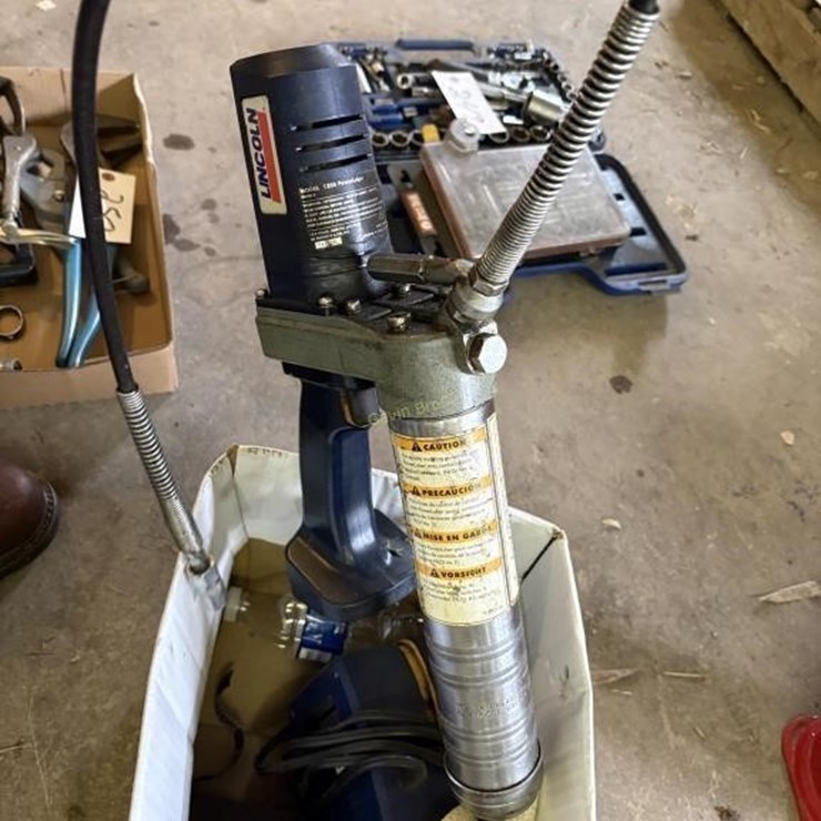 Lincoln Battery Grease Gun