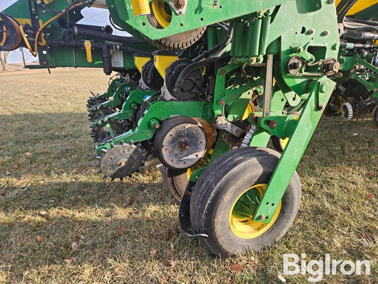 2009-john-deere-1770nt-image-16