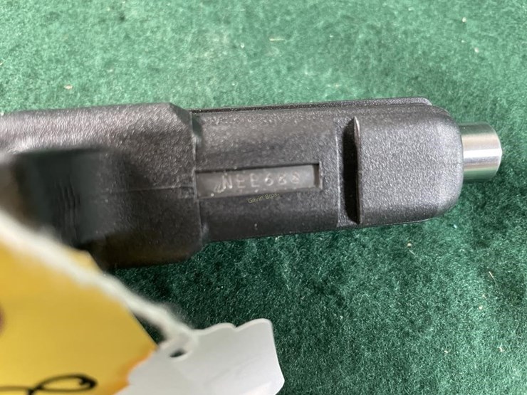 glock-20-10mm-auto-pistol-image-8