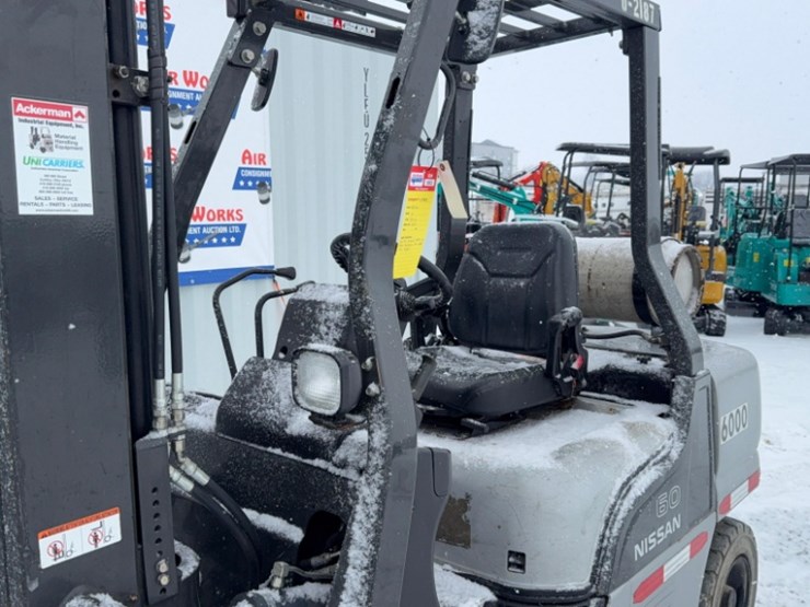 nissan-model-60-sn#-f811013-15,237hrs-40"-forks-image-22